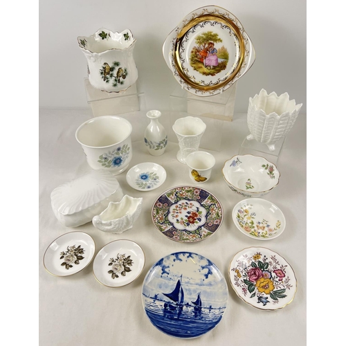 1189 - A box of assorted quality ceramics to include Coalport 'Countryware', Wedgwood 'Clementine' and 'Can... 