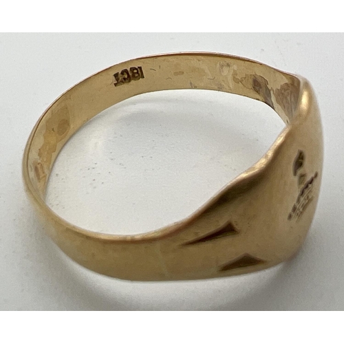 1101 - A vintage 18ct gold heart shaped signet ring with engraved emblem to cartouche. Stamped 18ct inside ... 