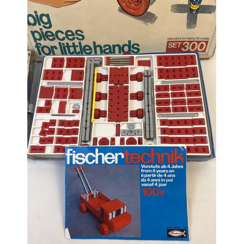 56 - 2 vintage early 1970's boxed construction sets. Plastic Meccano set 300 together with Fischer Techni... 