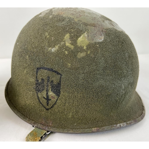 1171 - US M1C airborne/paratrooper helmet body with M1 infantry liner, used in the Vietnam War. The shell i... 