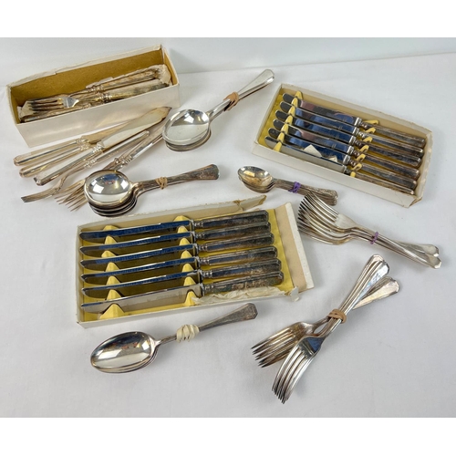 1104 - 62 matching pieces of Winegartens silver plated handled cutlery. 6 pieces of each item and 8 of the ... 