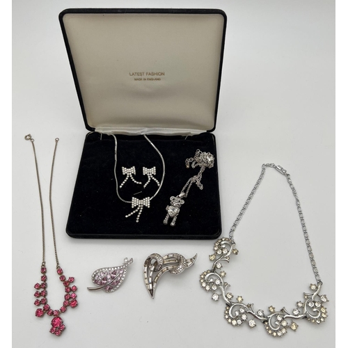 1076 - A collection of diamante and stone set vintage and modern jewellery. To include a bow shaped necklac... 