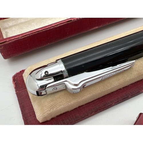 1131 - A vintage black and chrome penciliter by Ronson, together with a vintage Platinum Stylo. Lot also in... 