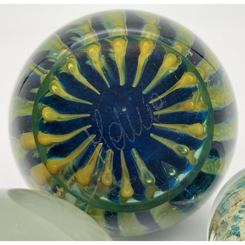 1252 - 3 Mdina glass 