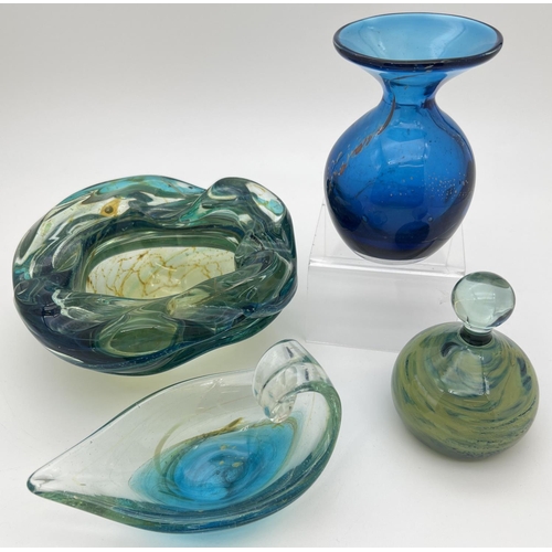 1253 - 4 pieces of Sea & Sand Mdina Glass. Drop style paperweight, shaped pin dish, small vase and a heavy ... 