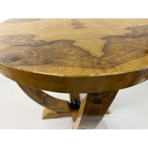 1427 - An Art Deco design circular shaped walnut veneer occasional table with polished finish. Slight scuff... 