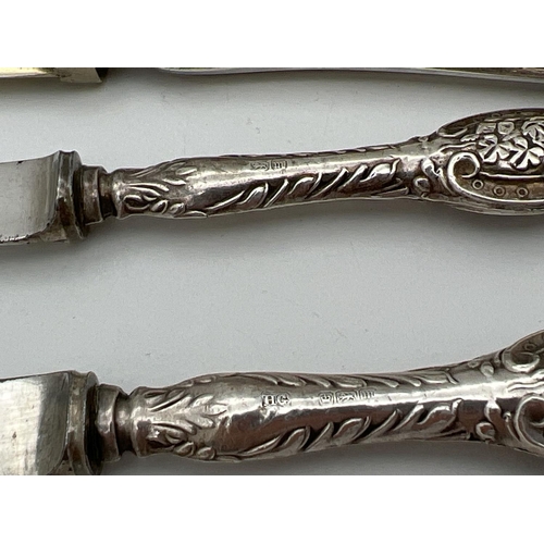 1117 - 5 antique silver and silver handled butter knives. 3 plain silver handled knives -  hallmarked Birmi... 