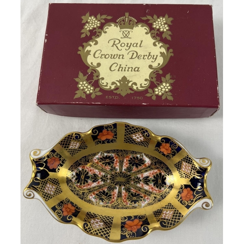 1231 - A boxed Royal Crown Derby Imari 1128 pattern bone china pin dish. Approx. 14cm long.