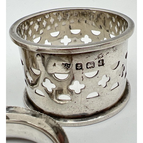 1125 - 3 vintage silver napkin rings, all fully hallmarked. A heavy silver ring with pierced detail, a ring... 