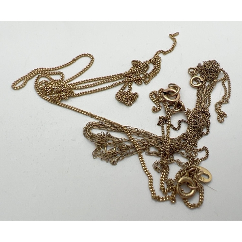 1014 - A small quantity of broken 9ct gold chains - suitable for scrap. Approx. 3g.