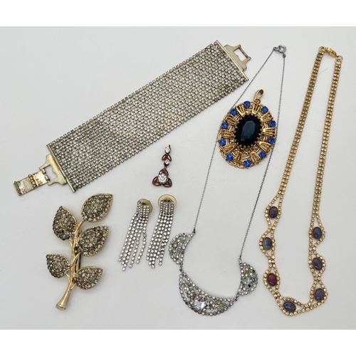 1055 - A small collection of vintage diamante jewellery. Comprising 2 x necklaces, bracelet, 2 x pendants, ... 