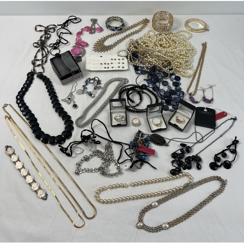 1082 - A box of modern and vintage costume jewellery to include bracelets, bangles, boxed dress rings, faux... 