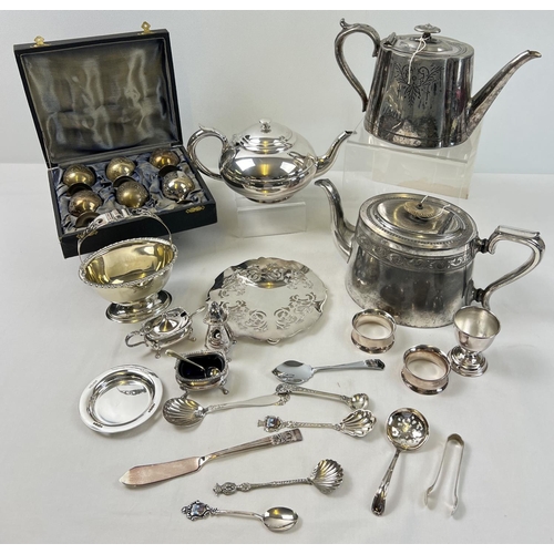 1152 - A collection of vintage and modern silver plated items. To include Edwardian and Art Deco teapots by... 