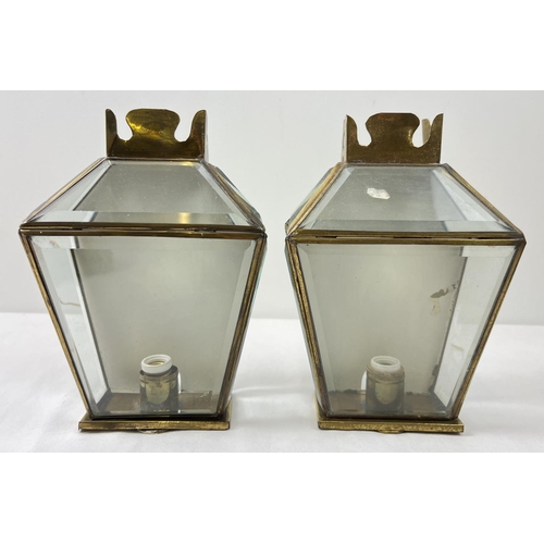 1491 - 2 terrarium style glass and brass wall hanging lights. Approx. 22 x 15cm.