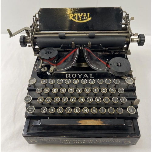 1417 - An antique 1912 No. 5 Royal Standard Typewriter by The Royal Typewriter Company, New York, USA. Pain... 