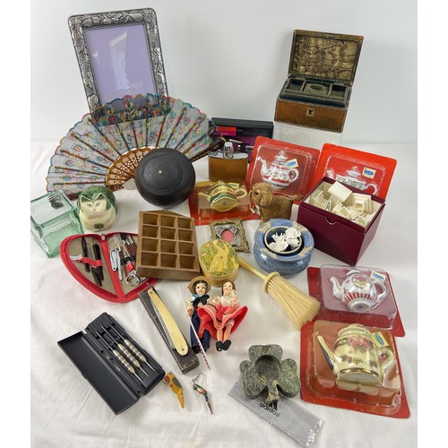 1441 - A box of misc. vintage and modern items. To include picture frames, fan, cut throat razor, miniature... 