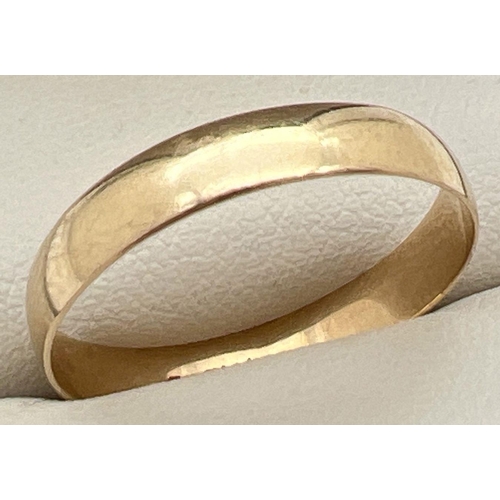 33 - A 9ct gold plain 4mm wide wedding band. Hallmarks to inside of band. Size W. Total weight approx. 1.... 