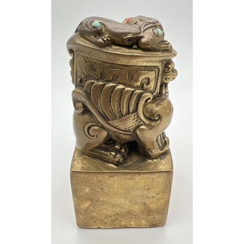 1217 - A gilt bronze Chinese seal with dragon & lizard design finial and stone set detail. Approx. 12.5cm t... 