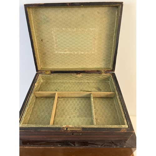 1289 - 3 vintage wooden boxes to include light wood box with baize lined interior & lift out tray and jewel... 