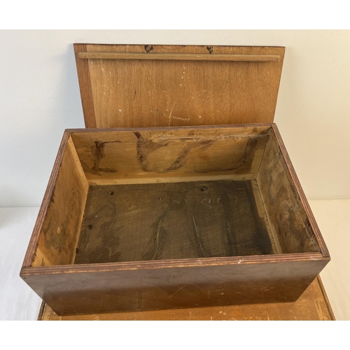 1289 - 3 vintage wooden boxes to include light wood box with baize lined interior & lift out tray and jewel... 