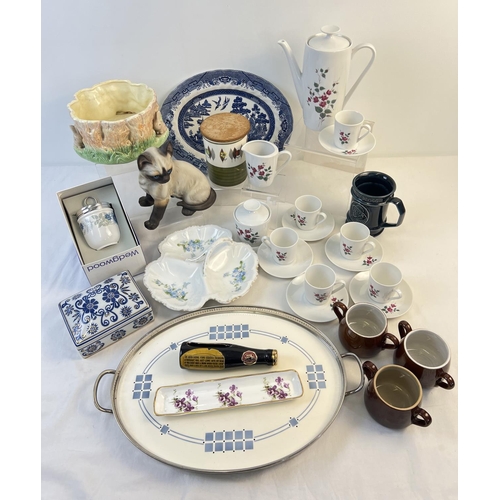 1182 - A box of assorted vintage ceramics to include boxed Wedgwood kingsize egg coddler, Sylvac planter, P... 