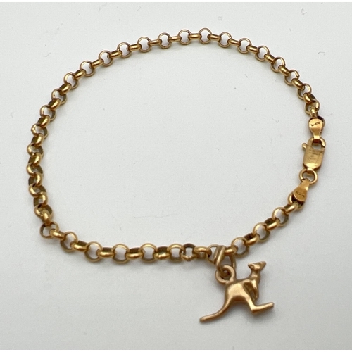 164 - A 7.5 inch belcher chain bracelet with lobster claw clasp and kangaroo shaped charm. Gold marks to b... 