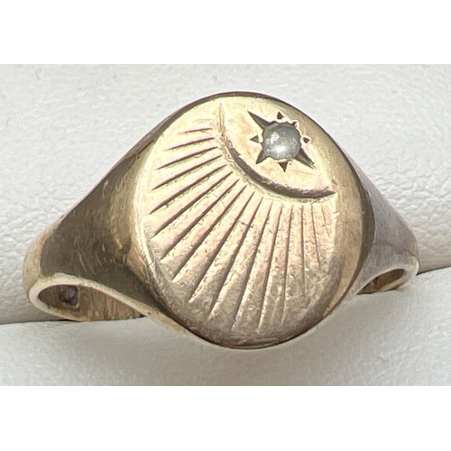 1085 - A vintage 9ct gold oval signet ring for scrap or repair (cut through). Sun ray design to top set wit... 