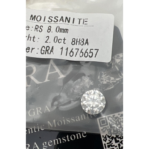 1116 - A round brilliant cut 8mm 2ct Moissanite stone for jewellery making. Grade D, clarity VVSI. Complete... 