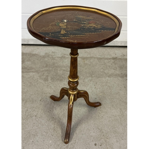 1421 - A vintage Northampton Cabinet company tripod wine table with Chinoiserie decoration. 3 legged table ... 