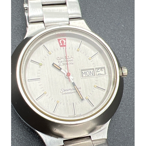 1152 - A vintage 1974 Omega Electronic F300 Hz Seamster Chronometer wristwatch. Stainless steel strap and c... 