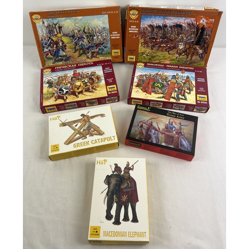 47 - A collection of boxed 1/72 scale model soldiers & accessories for war gaming to include Zvezda, Caes... 