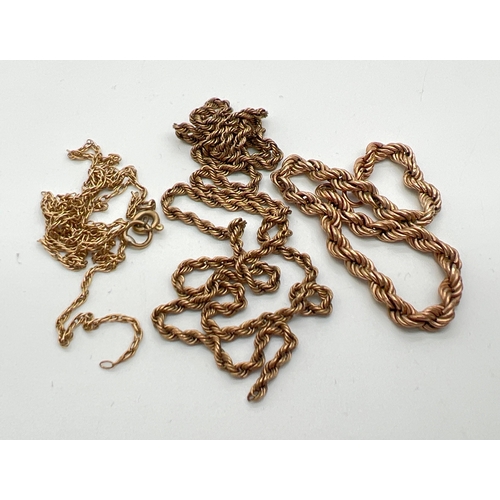 1059 - A small quantity of scrap 9ct gold chains, to include rope chain. Total weight approx 5g.