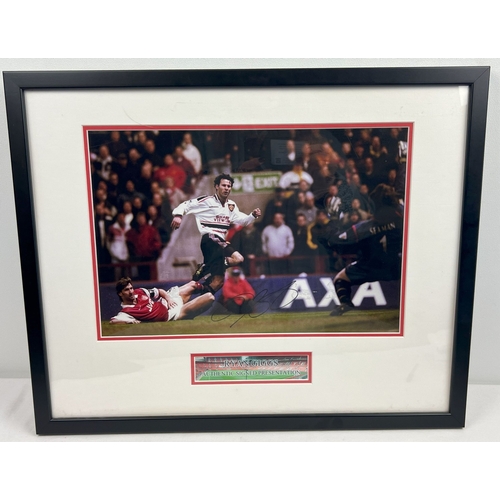 1289 - A framed and glazed signed photograph of Manchester United player Ryan Giggs. Complete with authenti... 