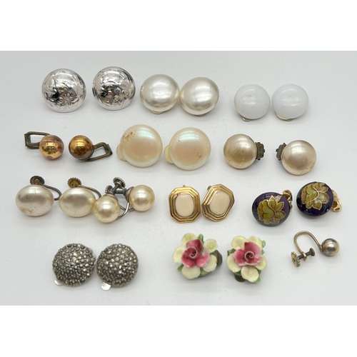 1156 - A collection of assorted vintage clip-on and screw back earrings to include silver, ceramic and faux... 