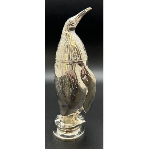 1189 - A heavy silver plated sugar sifter modelled as a penguin, with screw top lid and plastic liner. Appr... 