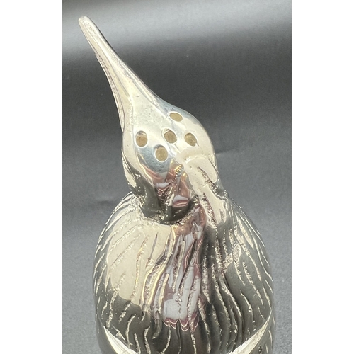 1189 - A heavy silver plated sugar sifter modelled as a penguin, with screw top lid and plastic liner. Appr... 