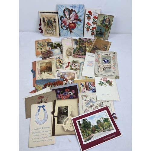 275 - A collection of approx. 115 assorted Victorian, Edwardian and vintage greetings cards.