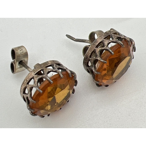 19 - 4 pairs of silver and white metal stone set drop and stud style earrings. To include oval amber set ... 