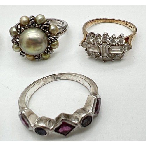 43 - 6 assorted vintage and modern silver stone set rings. To include garnet and opal set vintage ring wi... 
