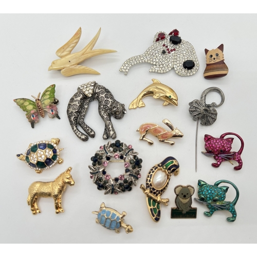 51 - A collection of 16 vintage and modern animal themed brooches and badges. To include diamante set ele... 