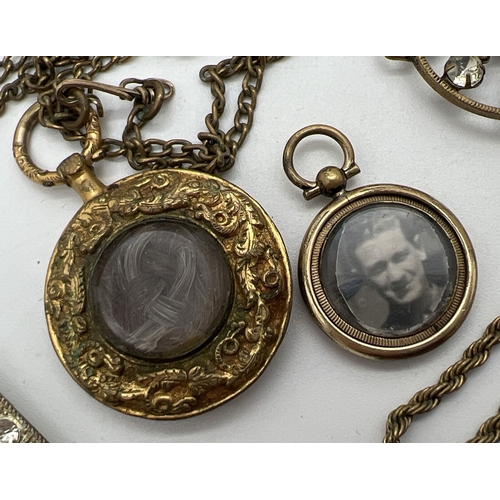 84 - A small collection of antique and vintage gold tone jewellery. To include a mourning locket containi... 