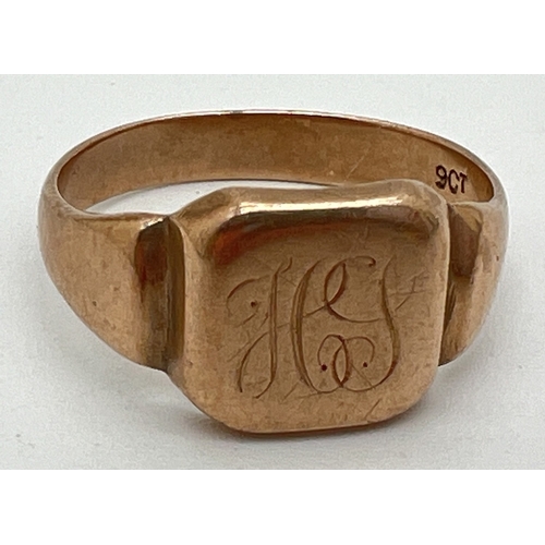 1062 - A vintage 9ct gold square signet ring with worn monogram initials HG to cartouche. Size P½. Total we... 