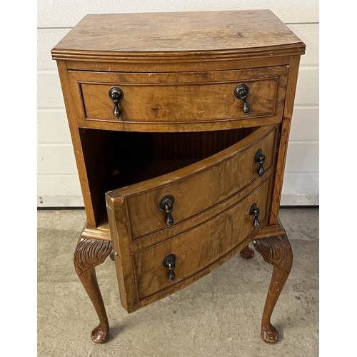 1356 - A small vintage side unit/lamp table raised on cabriole legs with carved detail. Single drawer over ... 