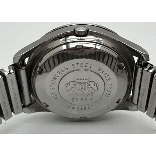 1130 - A men's vintage Automatic wristwatch by Orient, with stainless steel case and expanding strap. Grey ... 