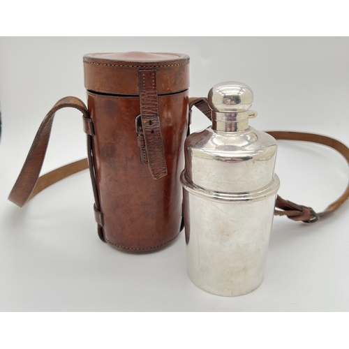 1187 - An early 20th century Walker & Hall silver plated hunting flask with 4 graduating stackable beakers,... 