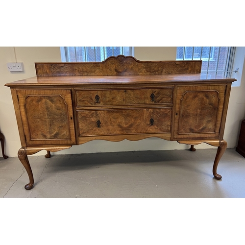 1359 - An antique walnut Queen Anne style sideboard raised on cabriole legs with carved detail. 2 central b... 