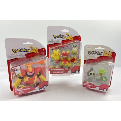 43 - 3 Pokemon 2022 Battle Figure blister packs, 2 unopened. Magmortar Deluxe action feature figure toget... 