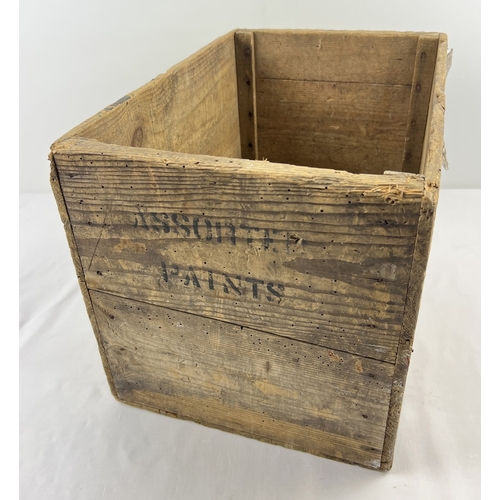 1332 - A vintage wooden storage crate, painted 