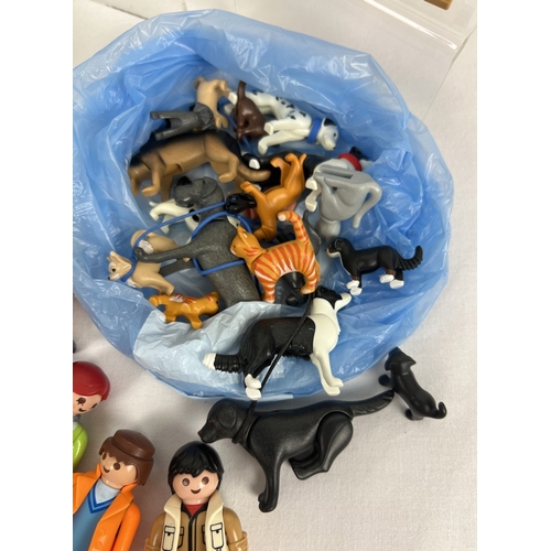 163 - A collection of assorted vintage Playmobile small playsets and accessories, to include some boxed. L... 