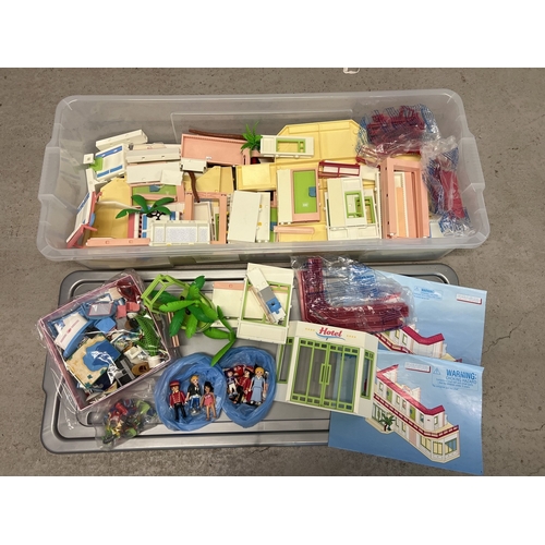 166 - A tub containing a large quantity of assorted vintage Summer Fun Playmobile playsets & accessories. ... 